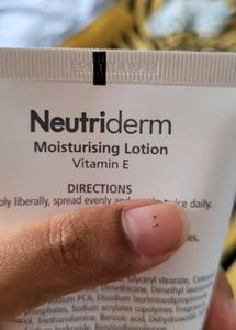 [Price Reduced] Neutriderm Moisturizing Lotion Vit