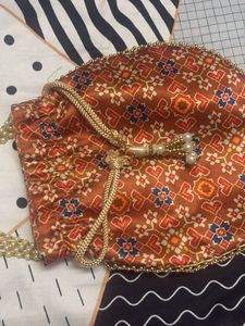 Orange Batua