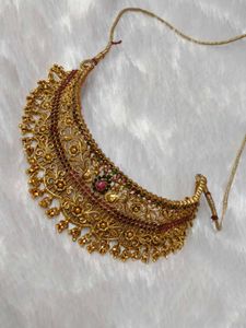 Elegant Gold-Tone Necklace