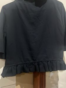 Kazo Ruffled Black Top