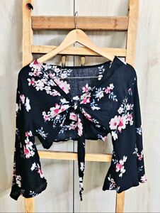 Black Floral Print Crop Top Size-30-32