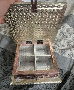 Decorative Showpiece