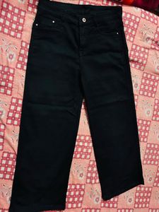 Stylish Black Wide-Leg Jeans