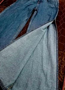 Stylish Denim Jeans with Slit