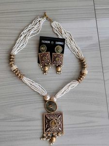 Elegant Necklace &amp; Earrings Set