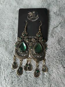 Stunning Emerald Antique Earrings