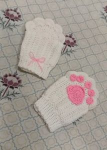 Crochet paw gloves