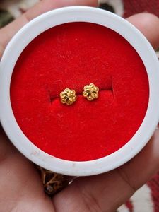 Beautiful New Flower Desine Studs