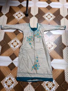 Women Kurta Set With Paint, Dupatta