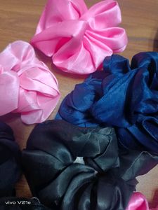 10 Hair Scrunchies