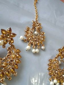 2 Combo Set Of Earrings With Mangtikka
