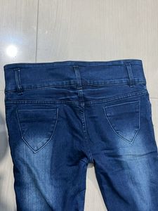 💙Beautiful Worn out Jeans In Jogger Style 💙