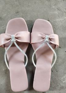 Flats for women