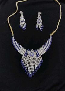 Sparkling Necklace Set