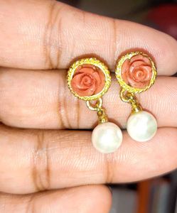 Pati&#39;s Rose Pearl Earrings
