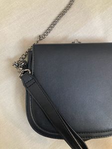 HM Casual Black Slingbag