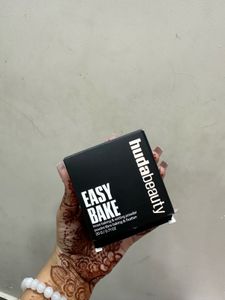 Huda Beauty Easy Bake