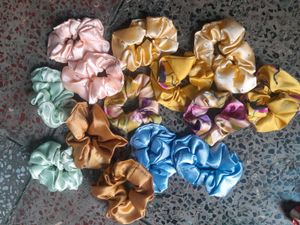 12pcs Of Random Scruncies