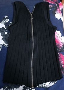 Zipped &amp; Sleeveless Black Top