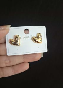 Love Earring.