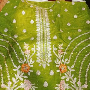 Pakistani stylish Unstitched Suit