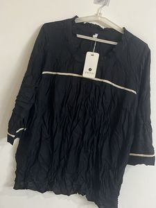 Zhenzi Black Crinkle Top