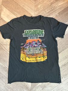 Graphic Tee - Explorer of Truth