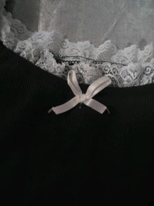 Black Corquette Top With Y2k Hearts Necklace 🖤🌼