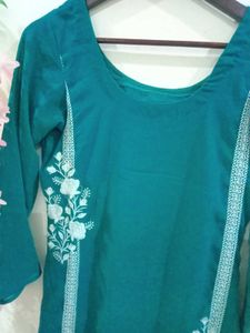 Pakistani Suit With Beautiful Dupatta