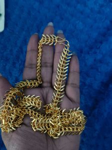 Set Of 2 Chains, Earrings And Maang Tika