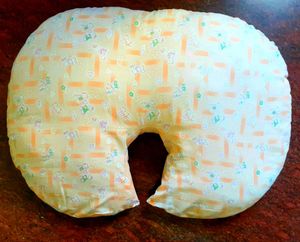 2 in 1 Baby feeding and Tummy time Pillow