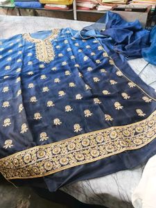 Elegant Blue Embroidered Kurta