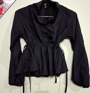 Black Trendy Top With Adjustable Strings.