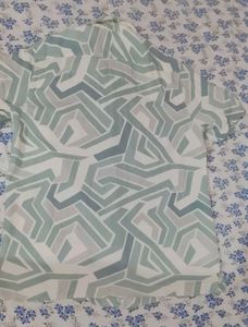 Patterned Men&#39;s Shirt