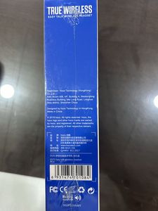 Wireless ear buds