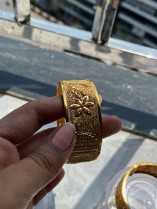 Vintage Gold Bangle Set