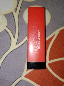 Huda Beauty Matte Lipstick