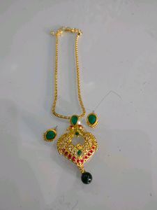 Golden Cute Necklace Set