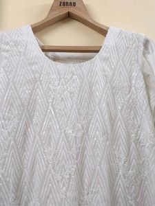 Elegant White Kurta with Embroidery