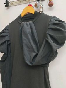 Stretchable Black Top With Full Sleeve And Grip