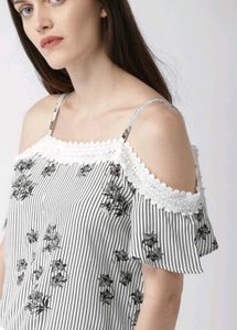 Off-shoulder Top