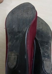 Maroon bellies Cum Heels 👠
