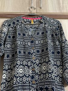 Patterned 3/4 Sleeve Top