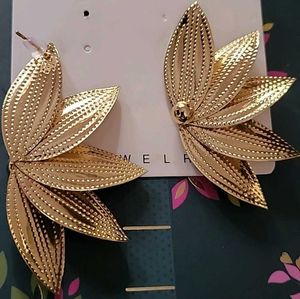 Gold Leaf Earrings NEW