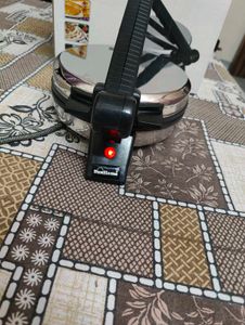 Sunflame RM1 900-Watt Roti Maker (Silver/Black)