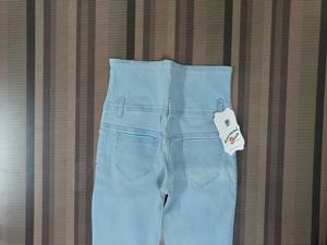 Y-46 Size 28 Slim Fit Women Denim Jeans