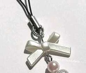 Pearl &amp; Heart Phone Charm