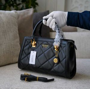 GUESS SHOWROOM QUALITY HANDBAG 12aa QUALIT