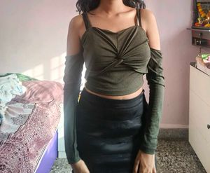 Offshoulder Top