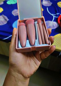Pink Travel Brush Set with Mirror